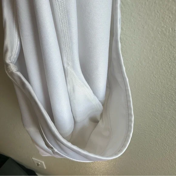 Asics White Tennis Mini Skirt Women’s Size Medium Athletic Wear - Picture 8 of 8